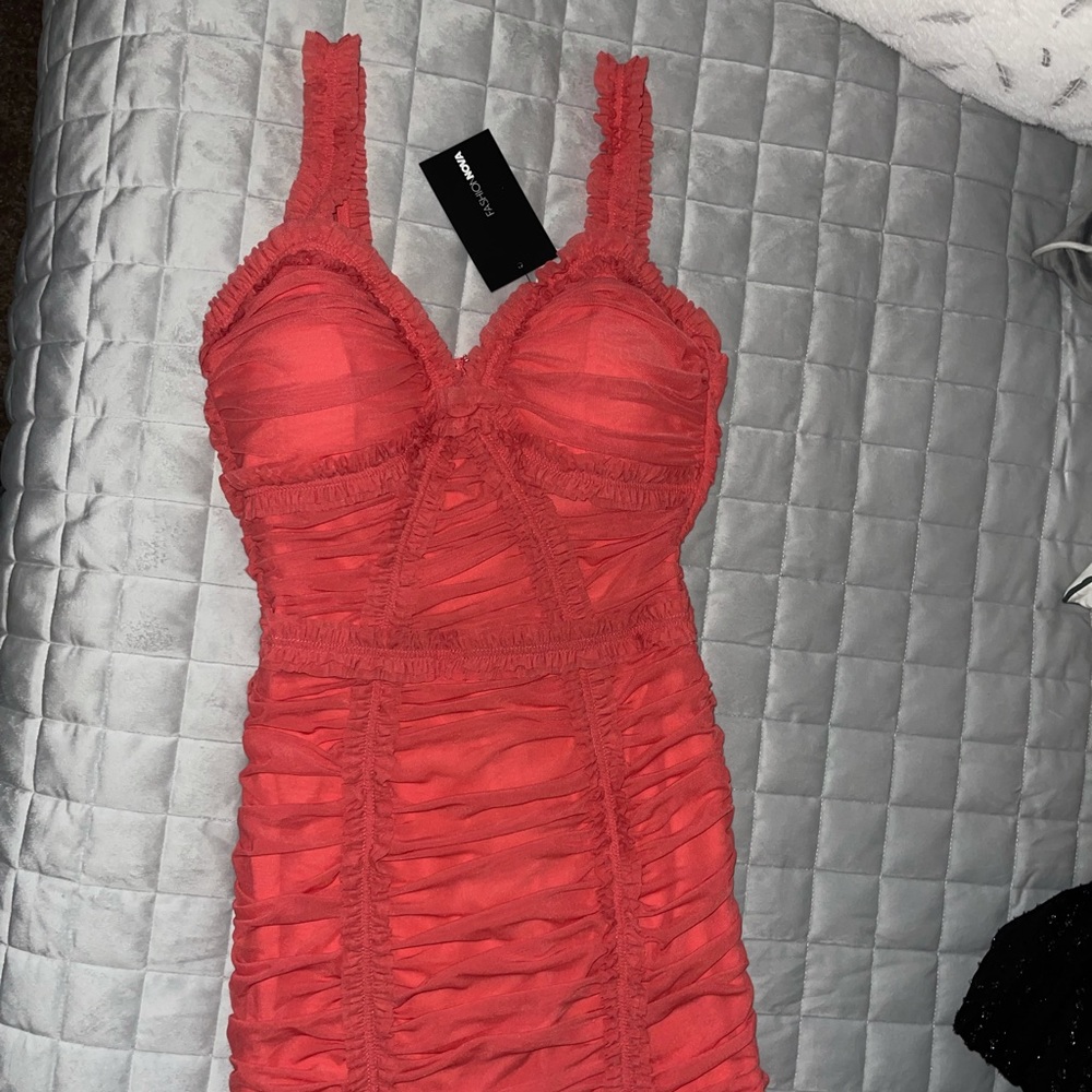 Coral ruched mini dress with sweetheart neckline - Picture 4 of 4
